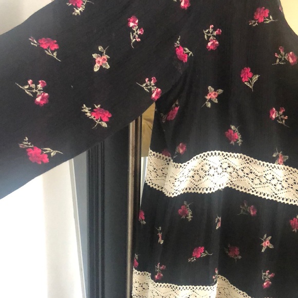 Cute sundress - Picture 2 of 3